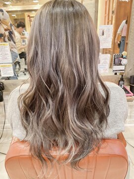 ネオリーブ コパン 鶴見店(Neolive copain) ハイトーンブリーチ×ホワイトラベンダー neolivecopain