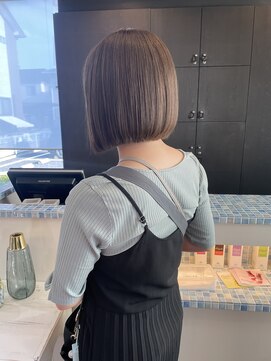 アロー ヘアー(arrow hair) *ぱつっとボブ