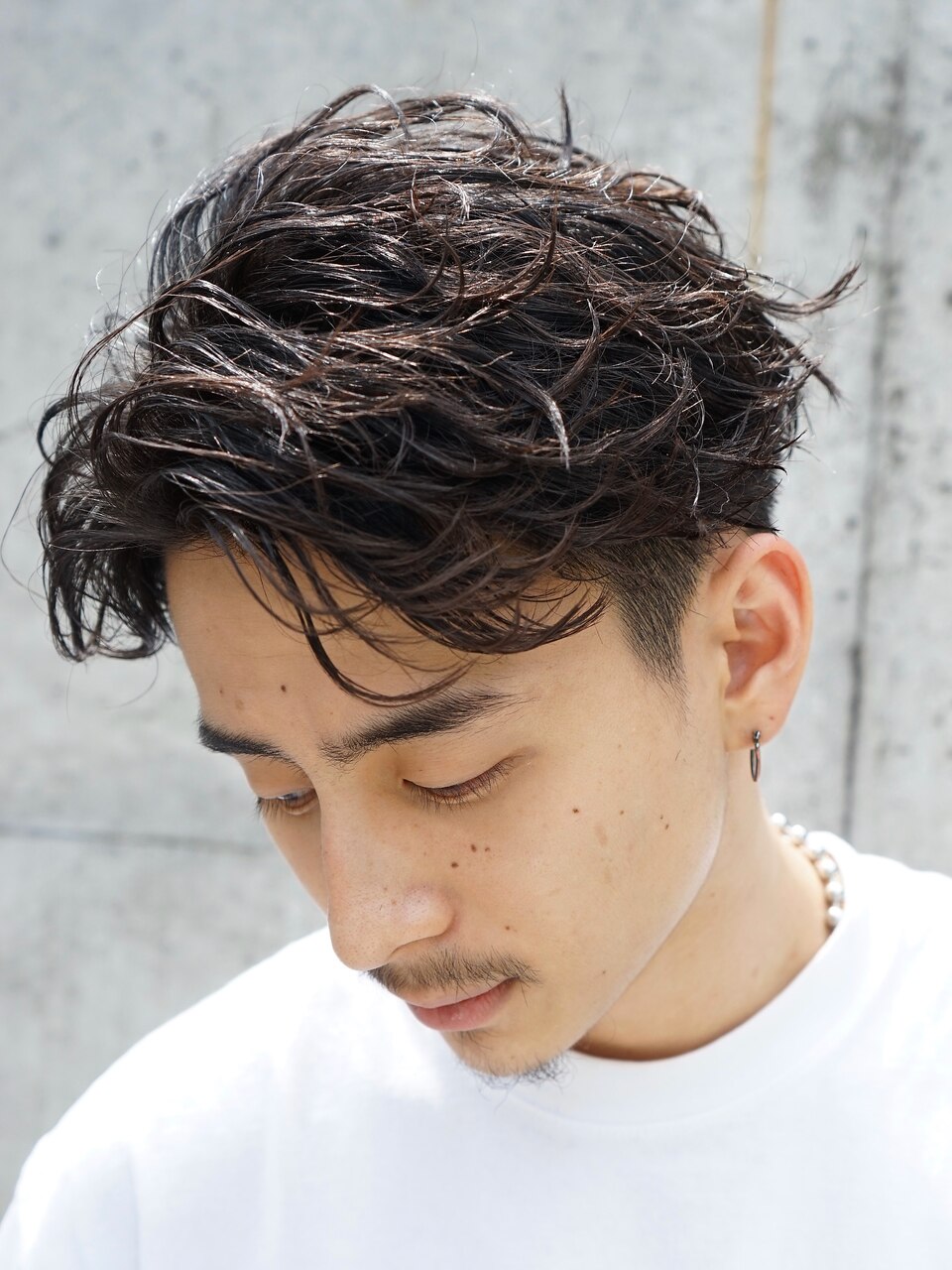 ビジネスショートツイストスパイラルパーマツーブロック刈り上げ