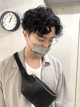 デューヘアー(due hair) MEN'S HAIR 刈り上げマッシュ　スパイラルパーマ　メンズ
