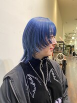 シズク(sizuk)&nbsp;ミディアムウルフ×深みのある鮮やかなネイビーブルー