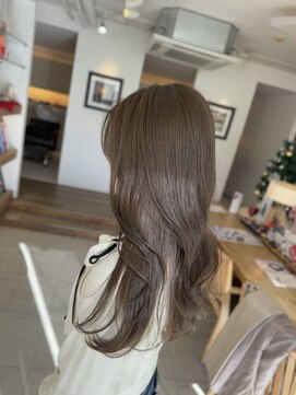 ビーチ(BEACH) ナチュラルくすみベージュ透け感カラーレイヤーカット