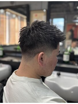 バーバーショップライズ 2nd(barber shop RAIzE) スパイキ―テーパー