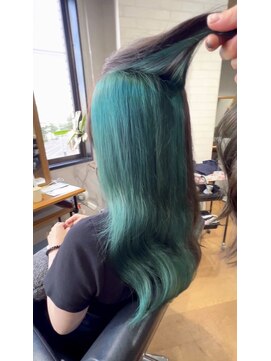 ビスイル 秋葉原店(Vis ill) インナーカラー艶髪ネイビーグレーアッシュブラック大人美人