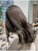 顔周りレイヤーカットくびれヘアミルクティーベージュカラー