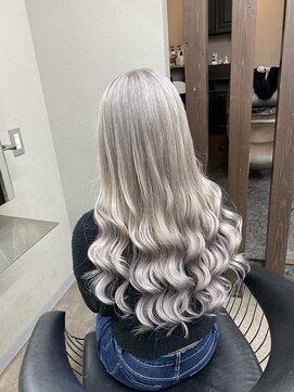 エミーバイモアムー(Emmie byMoremuu) 【埼玉YU-TA ギャルスタイル】