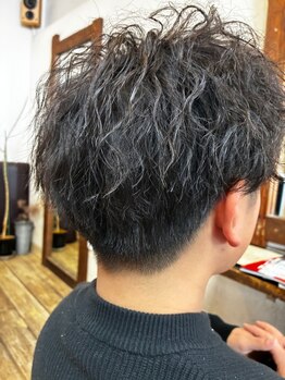 ラフの写真/【ビジネスマン対応】大人のメンズニュアンスパーマor波巻きスパイラルパーマ+眉カット