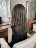 夏の定番。アッシュブラウンにほんのりハイライトで◎