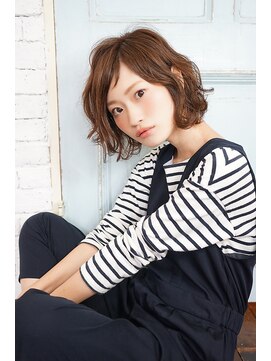 トッカ ヘアアンドトリートメント 難波店 大人可愛いフェザーボブNo.2