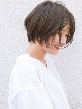 シロ(SiLO) 【大人透明感】束感とタイトなフォルムにこだわったレイヤーボブ