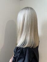 ラべリー 池袋(LOVELEY)&nbsp;プラチナホワイト　ヘアカラー　池袋