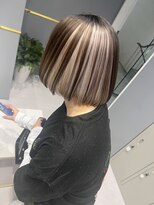 シカ 神戸三宮元町店(Cica) アンブレラカラー ホワイトベージュ ハイトーン ブリーチ 三宮