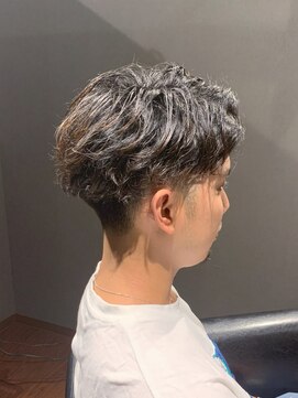 ビーダンディー(Bee dandy) ビジネスツーブロック ナチュラルパーマ かき上げアップバング