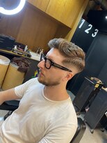 フランクスバーバー アンド ビアークラブ(FRANK'S BARBER and BEER CLUB)&nbsp;ポンパドール