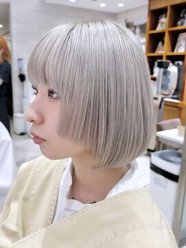 ピークアブー 銀座中央通り(PEEK-A-BOO) ホワイトベージュ似合わせ顔周りカット