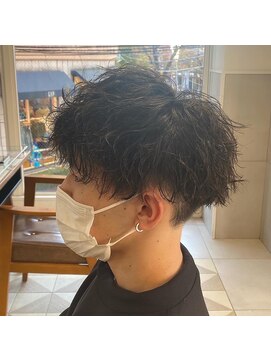 リボーン ビューティー リゾート 松戸店(re-born Beauty Resort) ベリーショートカルマパーマウルフアッシュブラック