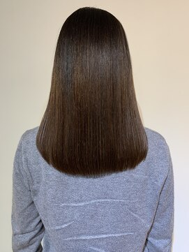 グロウ 丸の内(GLOW) 縮毛矯正オリーブベージュ顔周りカット韓国風前髪甲府美容室