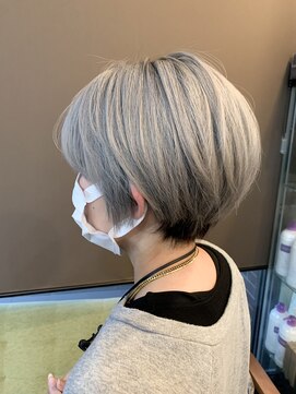 ライフ 住道店(Lyfe) デザインカラーエンドブラック_耳かけショートヘア_51