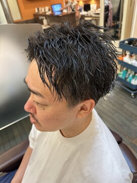 銀座マツナガ 浅草店 ツイストスパイラルツーブロック刈り上げセンターパート