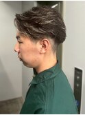 ハイライト シルバーグレージュ ツーブロック 韓国風パーマ 40代