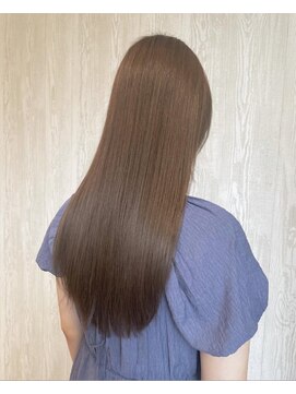 タブーセントラル(TABOO Central) ミルクブラウン/ロングスタイル/髪質改善カラー
