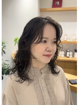 顔まわりがポイント♪大きめゆるふわウェーブパーマ