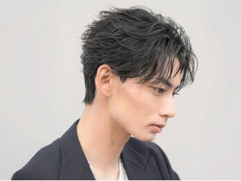 Men's salon fifth 札幌大通【メンズサロン フィフス】【3月1日 NEW OPEN(予定)】の写真/《トレンドパーマもお任せ◎》幅広い世代のメンズに人気のフェザーパーマで短めでも色気をプラス[札幌駅]