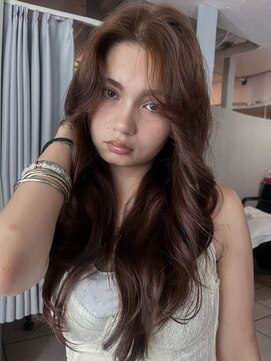 ニルバ(niLva) 外国人風バタフライレイヤーカット