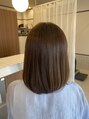ニイス(Niice) 赤みを抑えたベージュカラー
