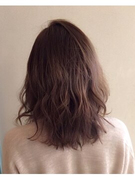 ロンド 銀座(Lond) 【Lond 本田奈穂美】グレーベージュ柔らかミディ