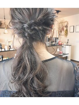 ノイズ(Noi'z) <ノイズ>ロング×ポニテアレンジ