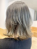 シルバーグラデーション_外ハネボブアッシュブラウン_ba276421