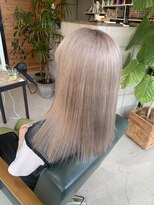 イル(ill)&nbsp;ホワイトカラー　ホワイトベージュ　ベージュカラー