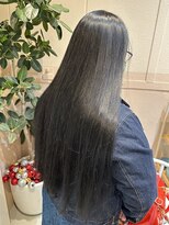 シダ(sida SAIIN)&nbsp;髪質改善ツヤツヤロングヘアー