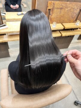 エル バイ ロンド 関(elle by Lond) [elle by lond]栗原　瑠世　　ブルーブラック×美髪矯正