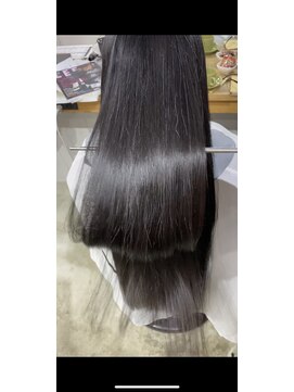 アトリエ ジジ(atelier ZiZi) オイルストレートヘア