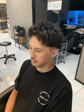 アイズ 海老名(AIZU) スウィングアップバングジェットモヒカンフェードカットショート