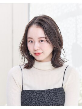 ミチオ ノザワ ヘアサロン ギンザ(Michio Nozawa HAIR SALON Ginza) ナチュラルブルージュ外ハネ顔まわりレイヤー