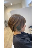 ショートボブ×インナーグリーン