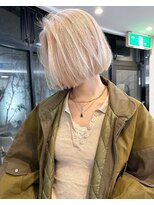 スリーエヌ(NNN) White blond bob