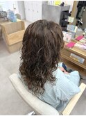 ロングウルフくるくるプードルパーマ　ヘーゼルベージュ