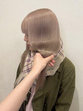 グリードヘアー(greed hair) 冬のwhite beigeは無敵!