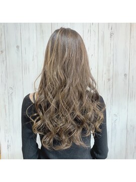 ヘブンリー(heavenly) 【heavenly】 20代30代40代◎小顔 ネオウルフ外ハネアッシュ