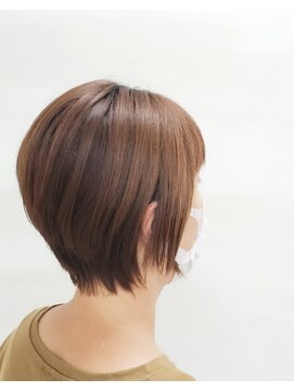 バースデイ 昭島店(Birthday) 小顔補正 前下がりショート 【 武内 美緒 】