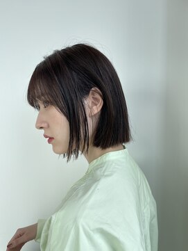 エクリ 麻布十番(equri) ぱつっとボブ　20代30代40代　アースカラー