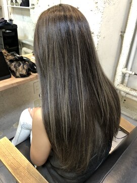 ペネロープ(Penelope) 新宿/ロングレイヤー/ハイライト/グレージュ