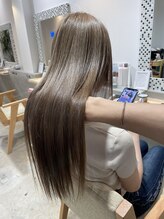 コレット 宇都宮(collet Gigi)&nbsp;斜めバング/グレージュカラー/デザインカラー/ミルクティー