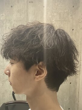 フイ 新宿3丁目(Hui) フェザーパーマ/グレーブルーカラー/刈り上げショートパンク