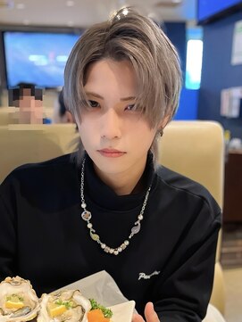 ミッシェル アフロート(michelle afloat) ◆センターパートのシルバーウルフ◆