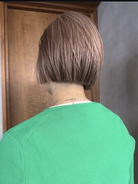 シキ 渋谷(siki) ベージュカラー/ブリーチなしダブルカラー/赤 み消し/渋谷/原宿